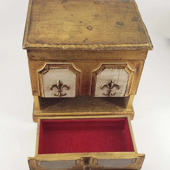 Vintage hand painted tole style wood gold jewelry music box - Picture 6 of 7